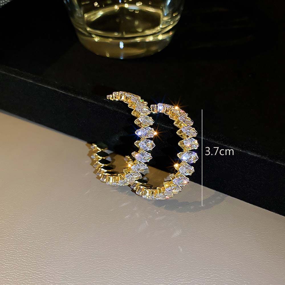 Needway  Daily Hoop Earrings Simple Korean Style Women Earrings Diamond Shaped 925 Silver Needle Oval Fashion Jewelry Round Temperament Ear Studs/Multicolor