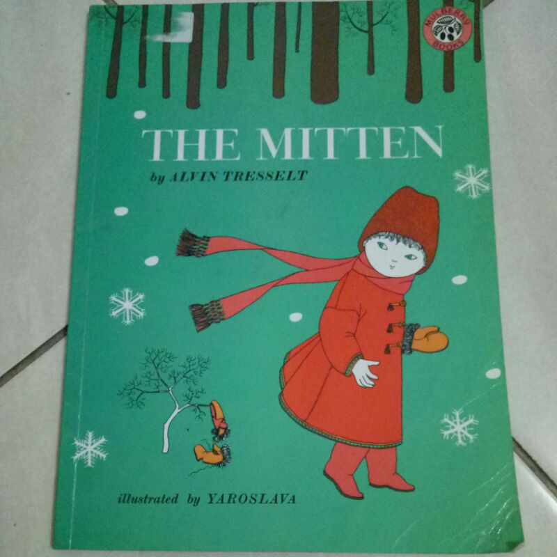 STORY BOOK IMPORT, PRELOVED :THE MITTEN
