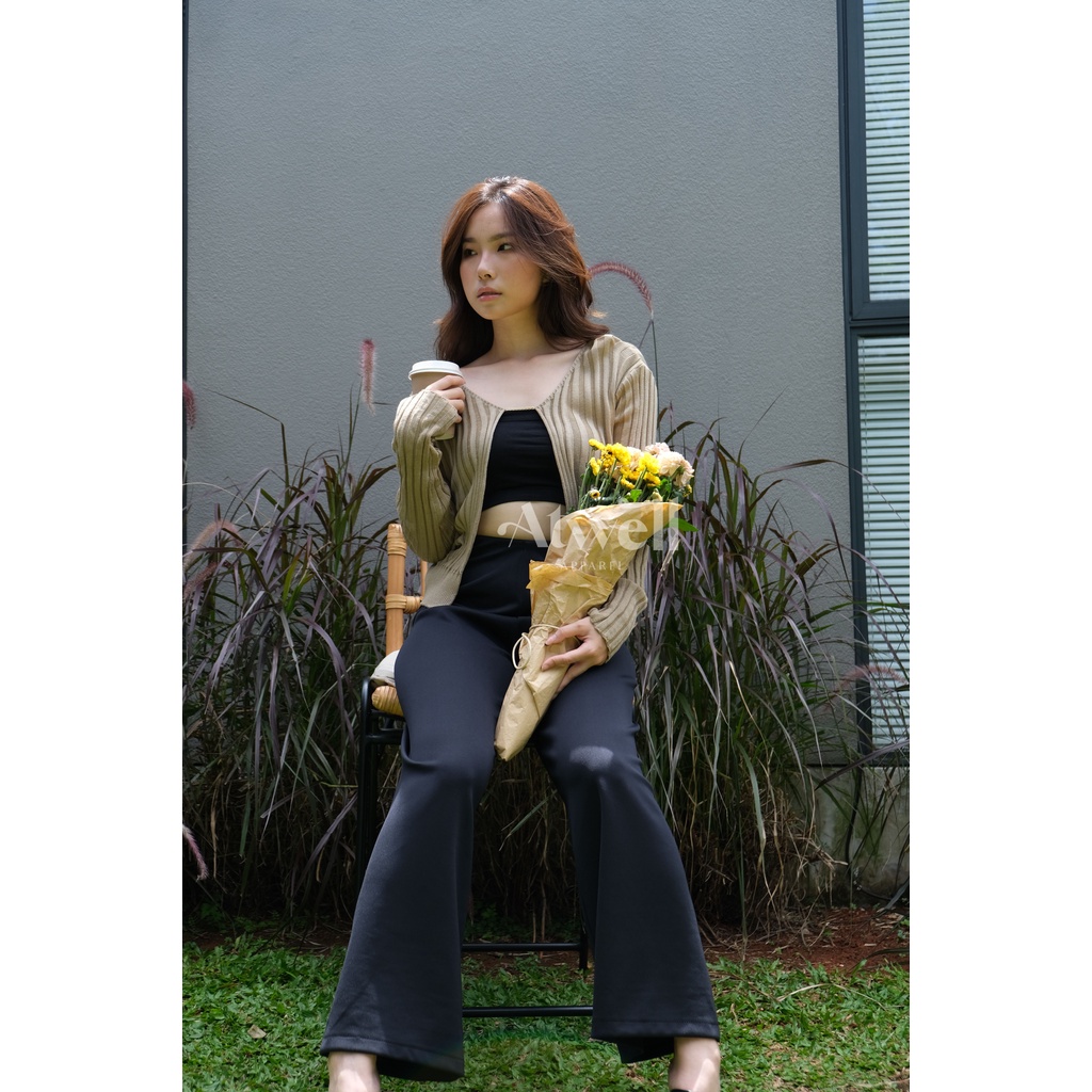 Eloise Ribbed Cardigan with Chain