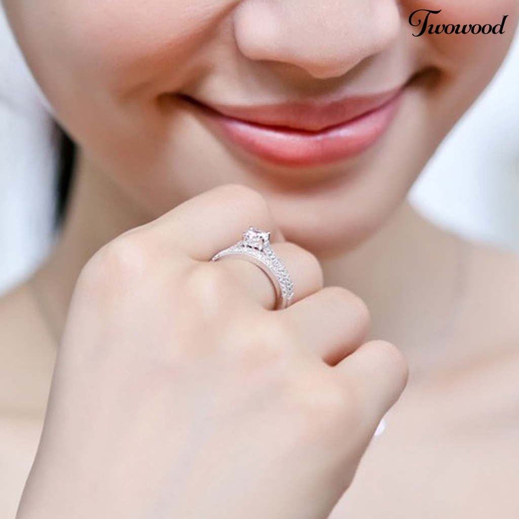 2pcs / Set Cincin Berlian Imitasi Bahan Tembaga Untuk Pernikahan