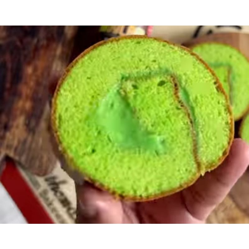 

pandan srikaya role cake