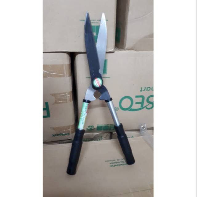 Gunting rumput gunting taman