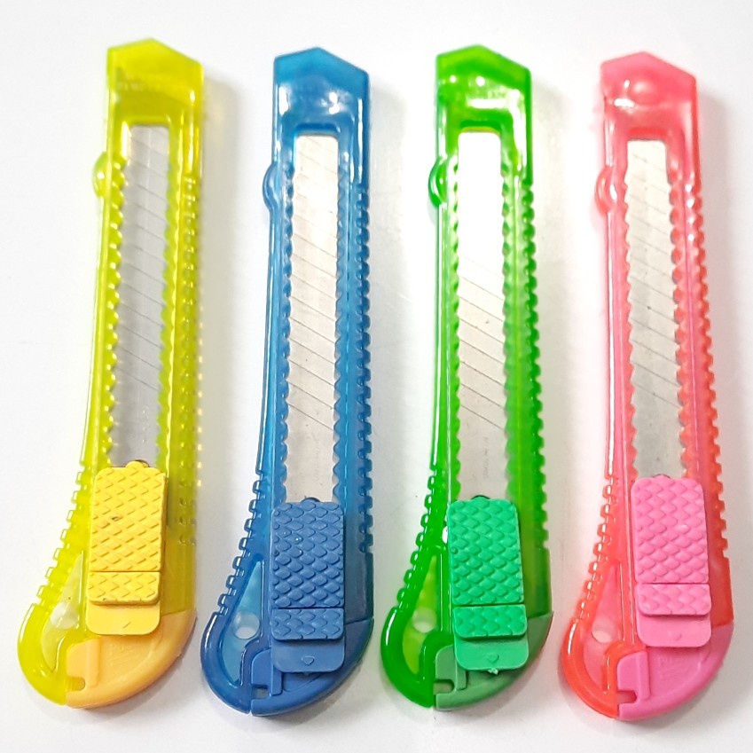 

Cutter Pisau Besar Transparan Golden GC-888