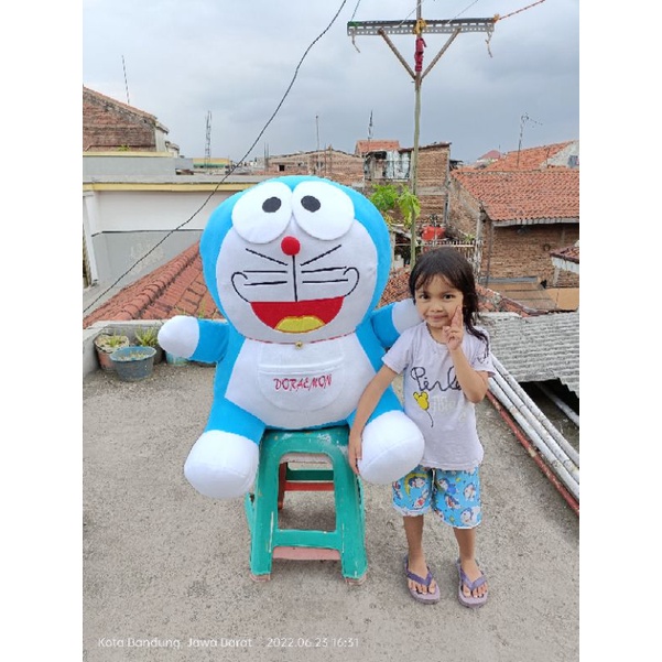 BONEKA DORAEMON SUPER JUMBO