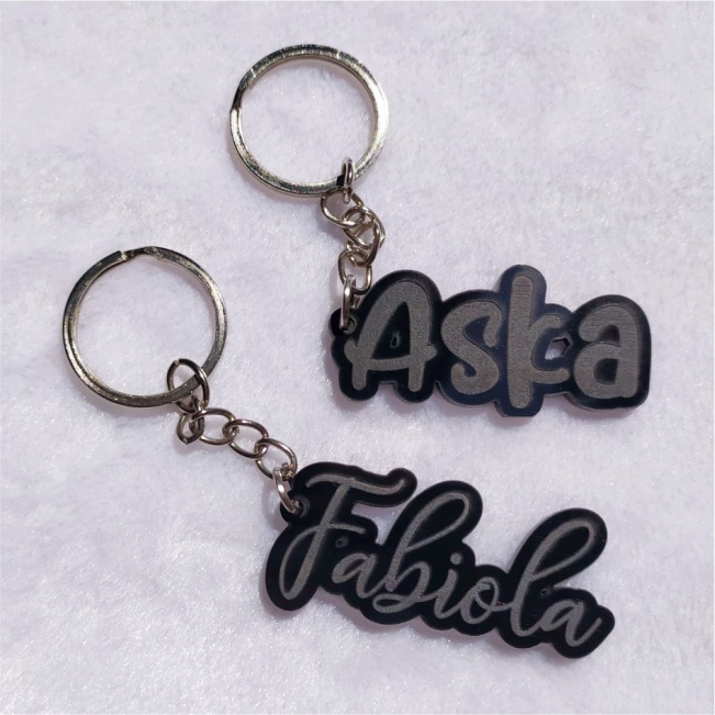 Gantungan Kunci Bisa Custom Nama Akrilik Hitam / Bening Grafir