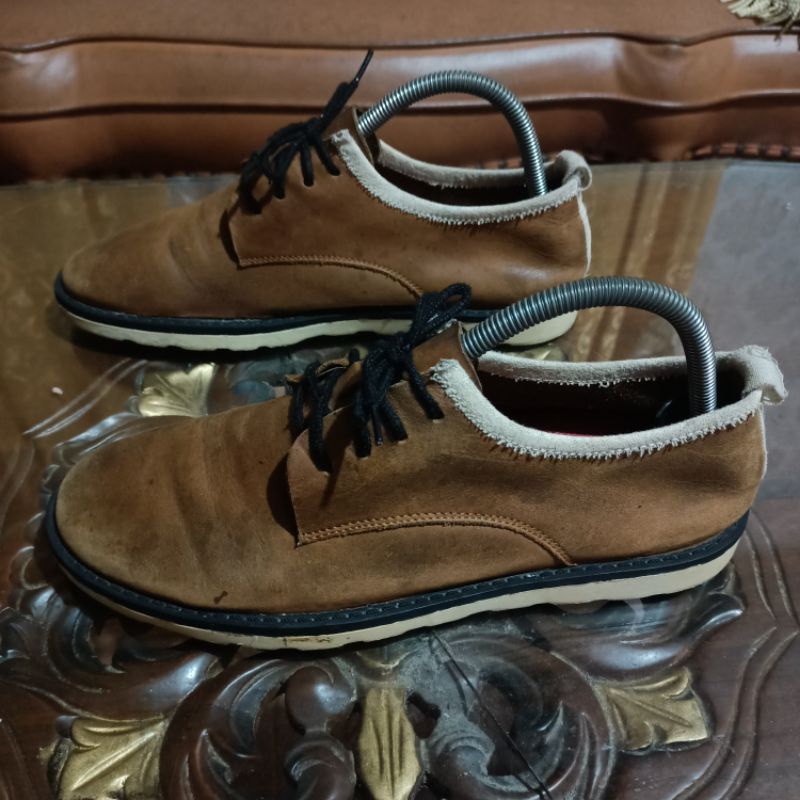 sepatu second import. sepatu kulit bekas murah preloved size 40