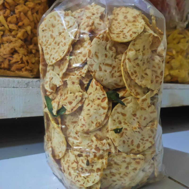 

Keripik Tempe 1 kg keripik tempe sagu kripik tempe renyah cemilan murah Snack makanan gurih pedas balado