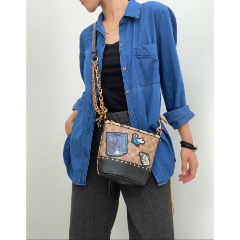 Tas wanita Coach X disney Duffle in signature