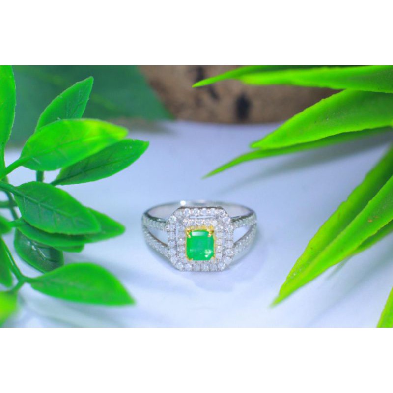 cincin emas berlian batu natural zamrud