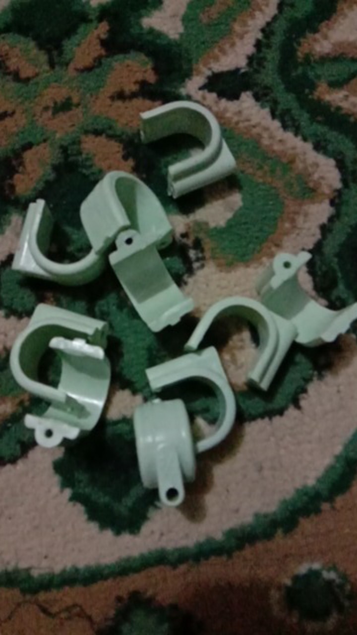 Klem Pipa Pvc 1/2