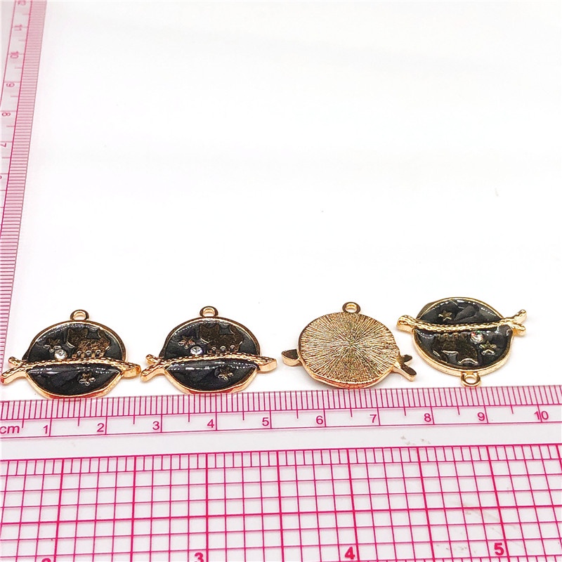 4pcs Gantungan Kunci Enamel Bentuk Kucing Bahan Alloy Untuk Wanita Charms