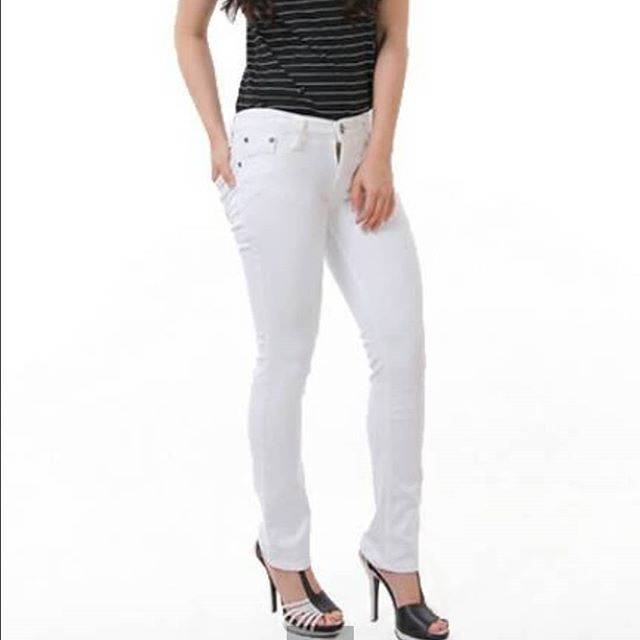 CELANA SOFT JEANS BASIC SKINNY NADELUS WHITE CEWE .