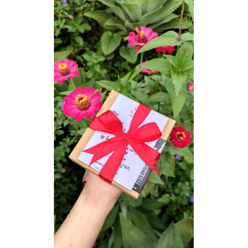 

Pita + Kartu Ucapan Ulang Tahun / Anniversary / Wisuda