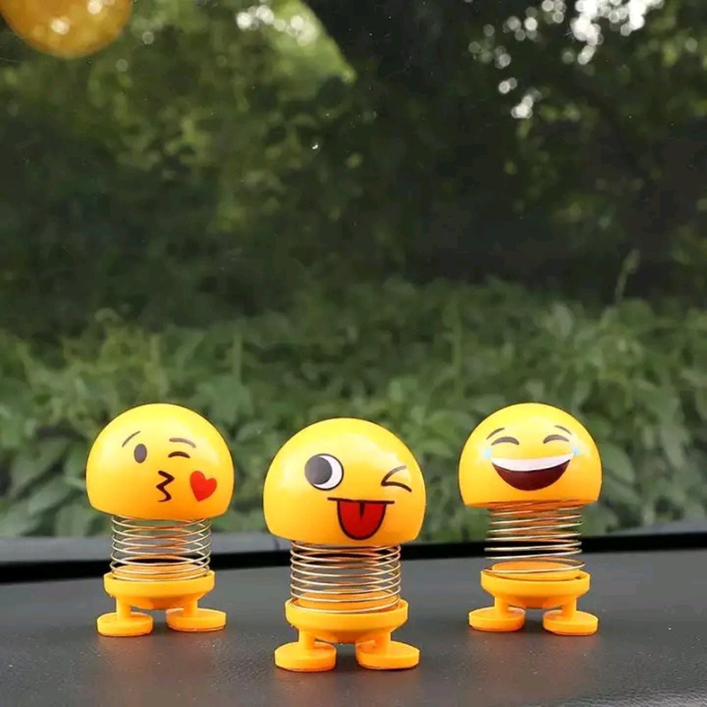 Boneka Per Bergoyang Hiasan Dashboard Mobil Spring Emoji Emoticon Doll Lampu Led goyang