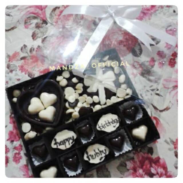 

Coklat Praline Love Besar