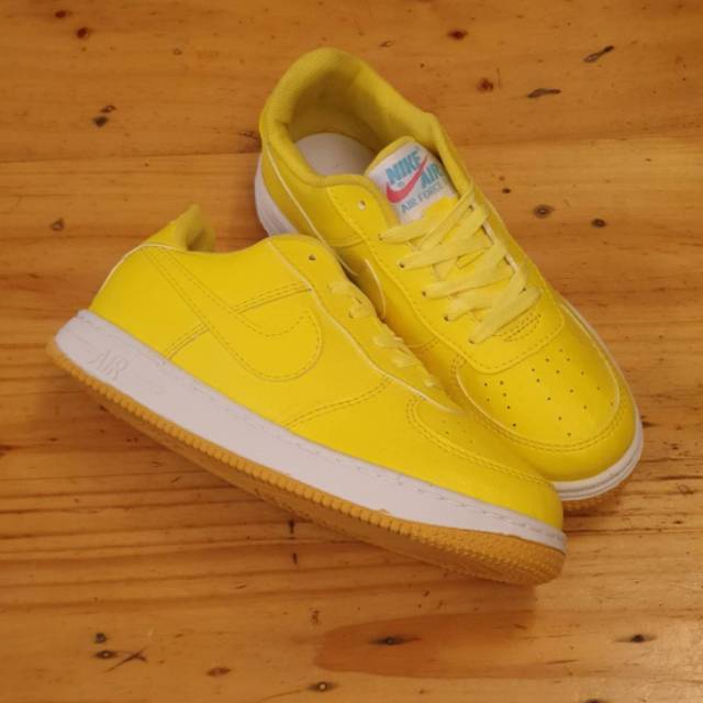 NIKE AIRFORCE ONE YELLOW