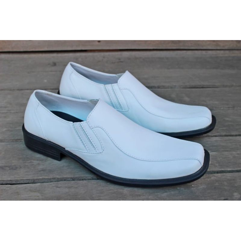 sepatu pria sepatu pantofel putih pria sepatu terbaru 2020 sepatu dinas sepatu perawat sepatu kantor