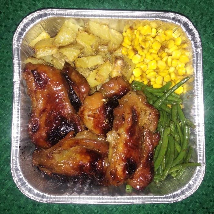 

Herbs Roast chicken / ayam panggang dengan kentang Dan sayuran