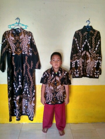 Promo Batik Couple Keluarga Sarimbit Sania Ruffle Batik Ori Ndoro Jowi Motif Rantai Putih