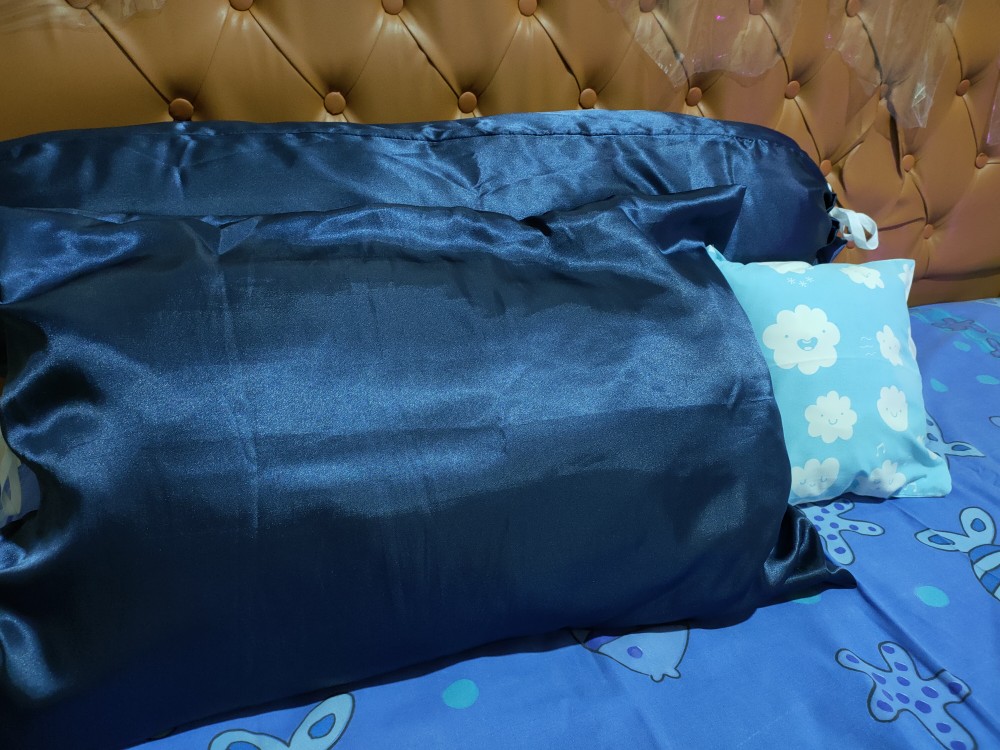 Sarung Bantal Satin / Satin Pillowcase