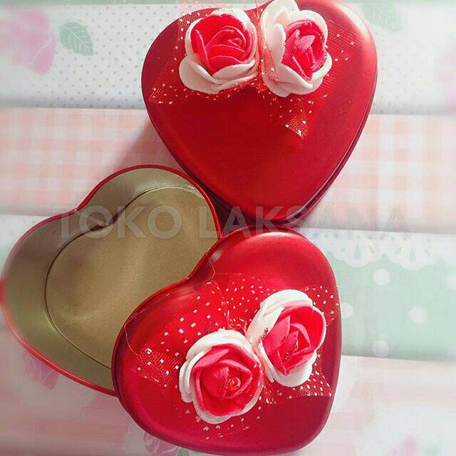 

Tin kaleng love
