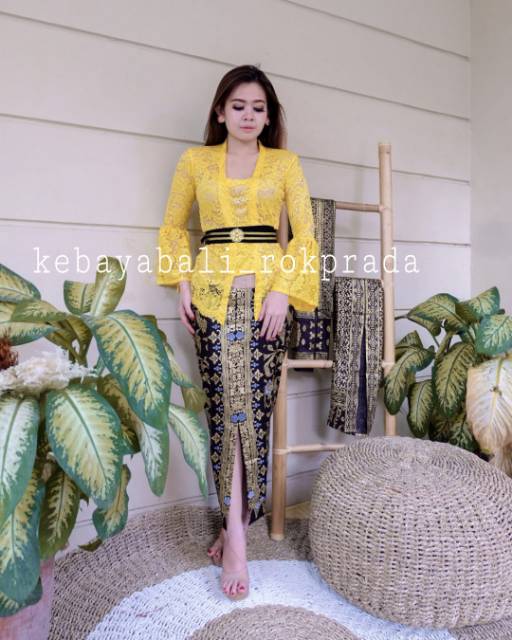 Set kebaya lonceng