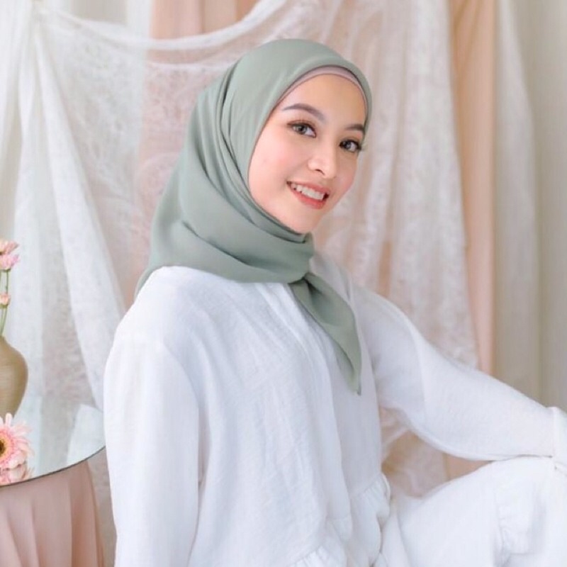 Pollycotton / Bella Square / Hijab Polos Segi empat