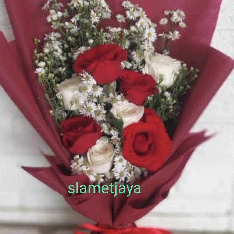buket mawar merah putih/ultah /wisuda