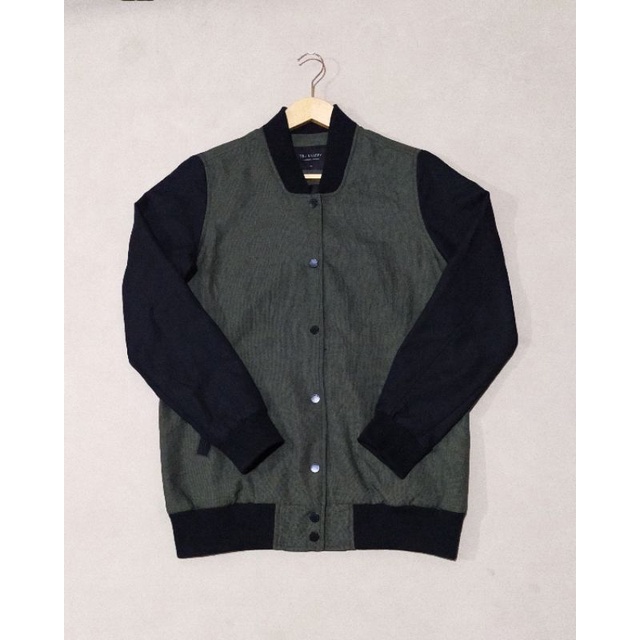 preloved jaket varsity tbj nearby