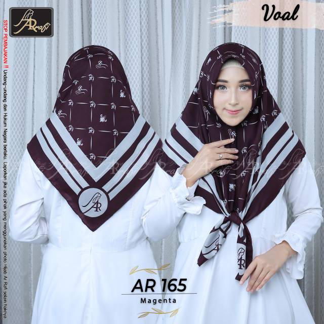 Hijab arrafi segiempat motif mahkota