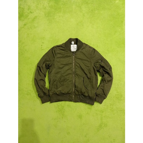 JAKET BOMBER INGNI SECOND