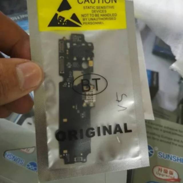 Flexible Charger Konektor Cas Vivo V5 / v5s / Y67 / 1601 Original