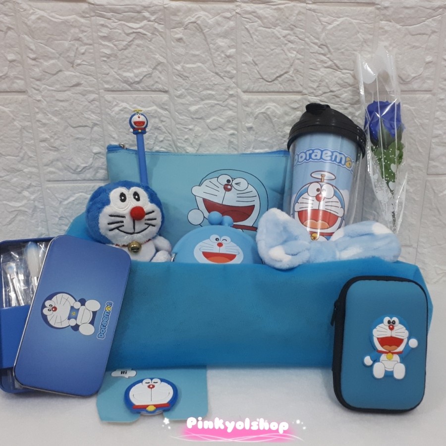 

GIFT BOX DORAEMON KADO ULANG TAHUN KADO ANNIVERSARY KADO WISUDA