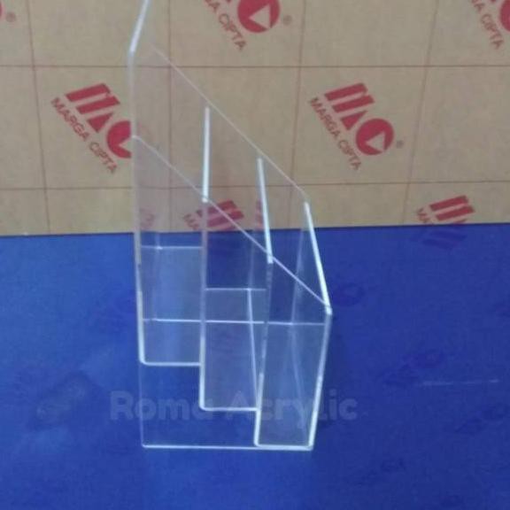 

098 Acrylik display brosur 10 x 21(1/3 A4) 3 susun Laris