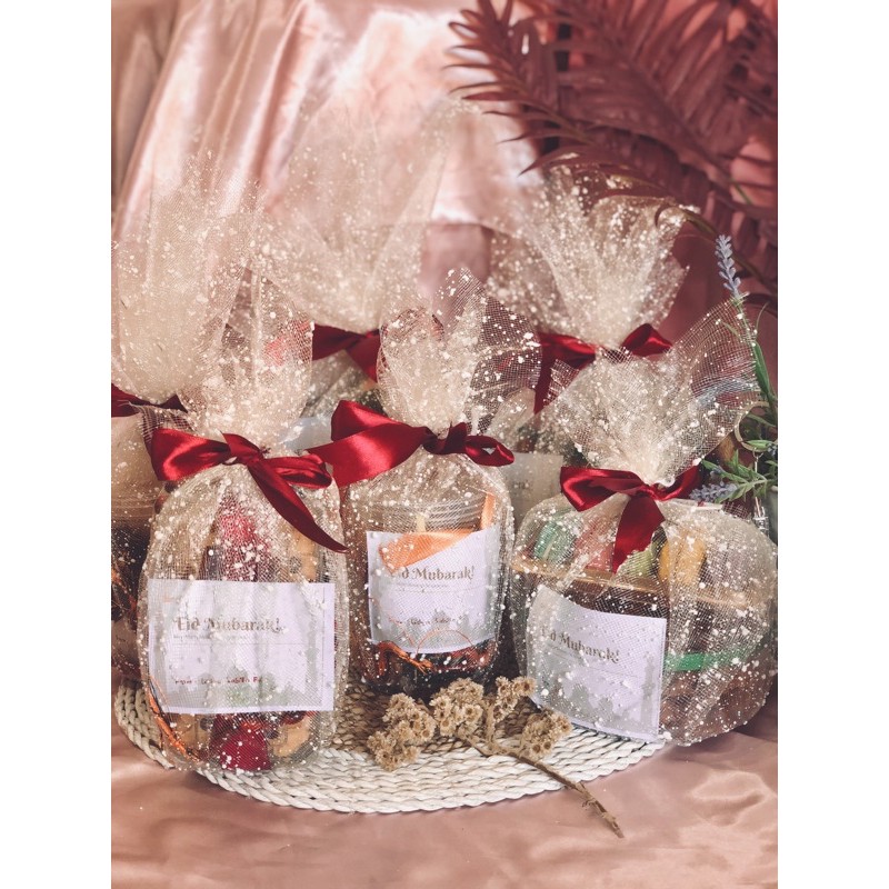 

Hampers Premium | Hampers kue kering | Hampers alat sholat