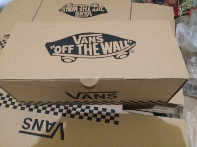 Tempat Kotak Box Sepatu Vans Off The Wall Kado Hadiah