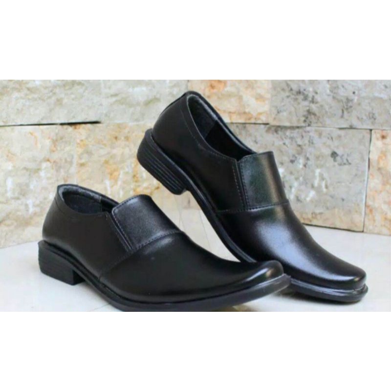 sepatu pantofel pria sepatu formal pantovel cowok warna hitam sepatu kerja pria