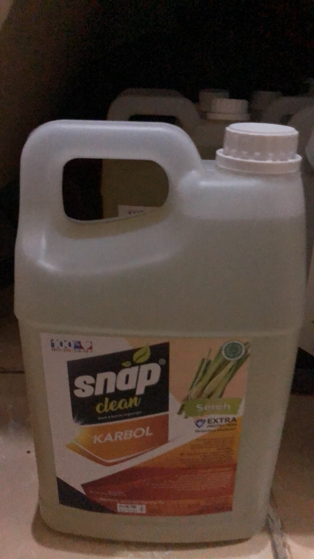 Karbol Mengandung Disinfektan Snap Clean 4 Liter