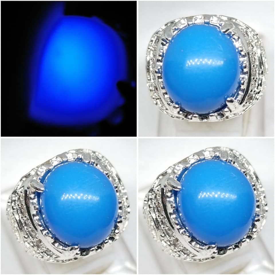 Batu Cincin Fosfor Air Warna Biru Nyala Di Air