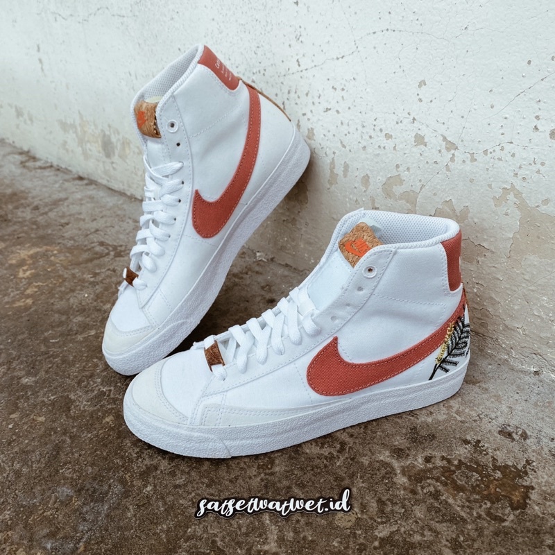 Nike Blazer Mid 77 Vintage SE Catechu White Light Sienna Womens BNIB Original Resmi