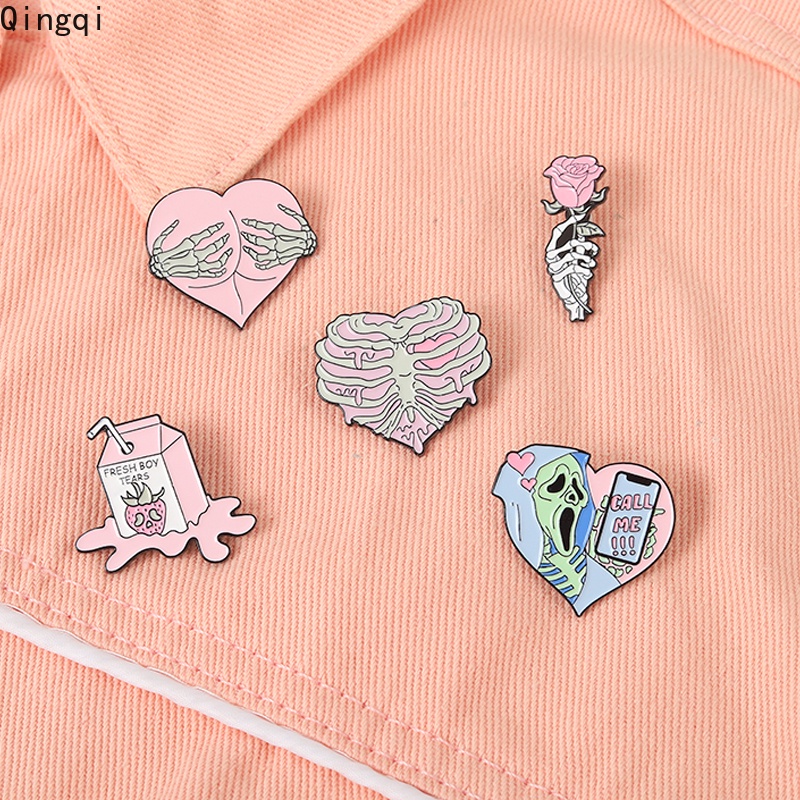 Bros Pin Enamel Desain Kartun Tengkorak Mawar Warna Pink Gaya Punk Untuk Anak