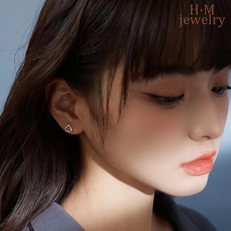 Anting Tusuk Sterling Silver 925 Desain Segitiga Simple Compact Untuk Wanita