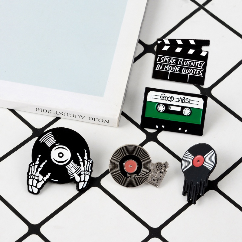 Rock Bros Pin Enamel Desain Kartun Tangan Tengkorak Vinyl Record Player Gaya Klasik Untuk Hadiah