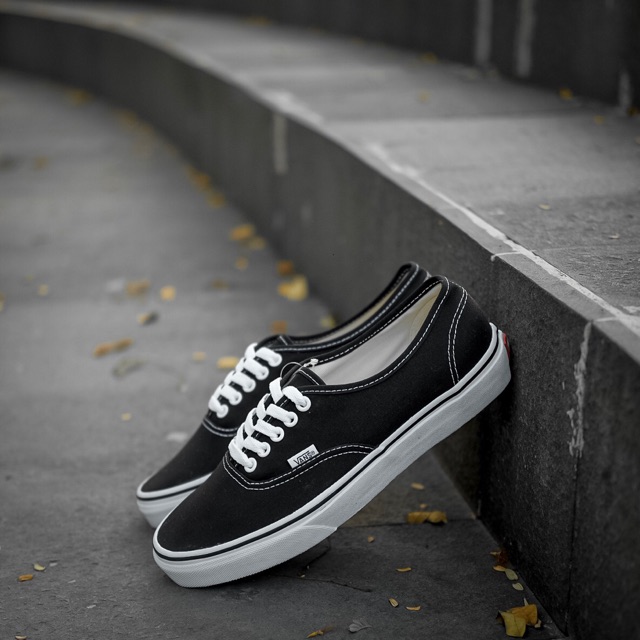 black and white authentic vans