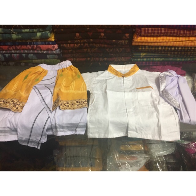 Satu set pakaian adat bayi (6-9bulan)