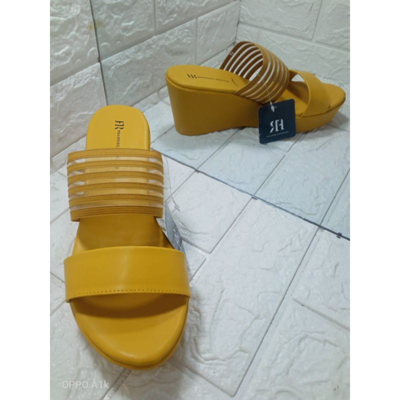 SANDAL WEDGES WANITA FRANSISKA RENALDY L.BRENDA 02