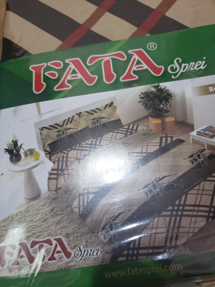 Sprei Fata Burberry Ukuran King 180x200 / Queen 160x200