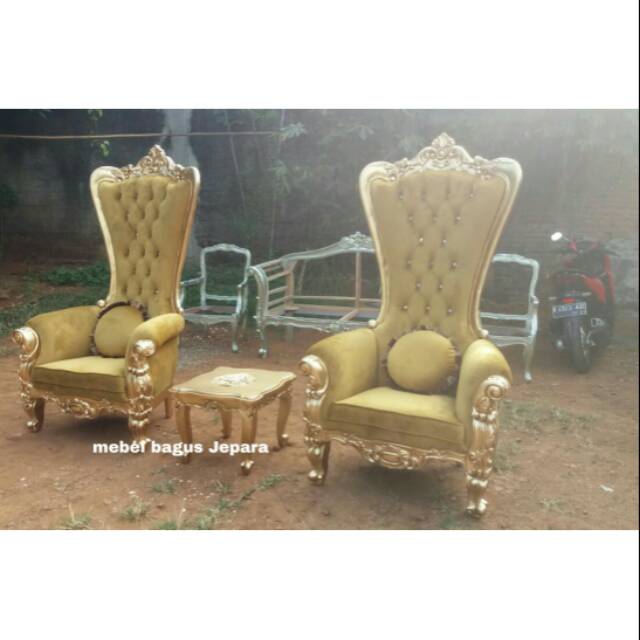 Kursi set syahrini gold