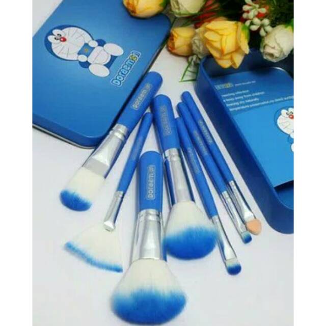 Kuas Doraemon Kaleng isi 7 - Brush Make Up Set Kecantikan Contour