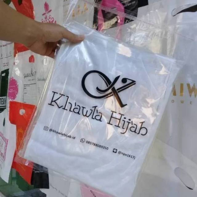 

PLASTIK OPP PEREKAT 30X35 PLASTIK GARMEN PLUS SABLON